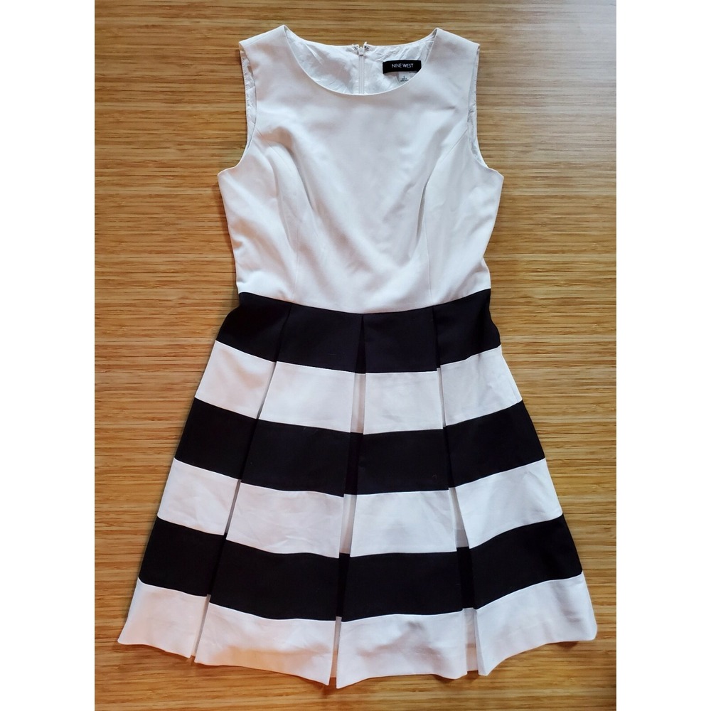 NINE WEST A-Line Fit & Flare Sleeveless Lined Dress 6 White Bodice Black Stripe